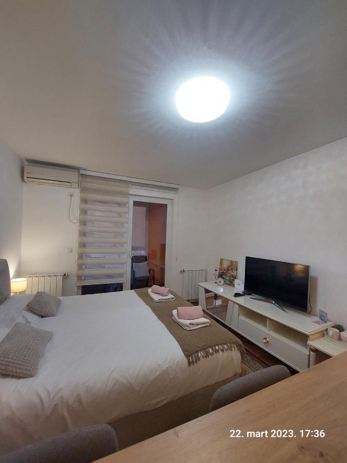 Lored Apartment *